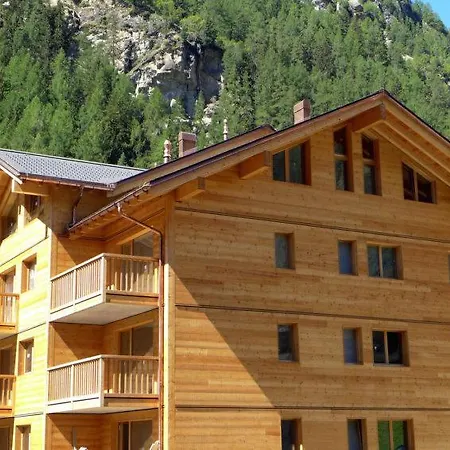 Apartment Sleeps 8 Wifi Zinal