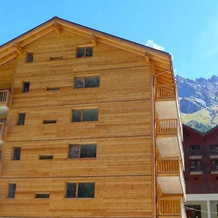 Sleeps 8 Wifi Apartment Zinal