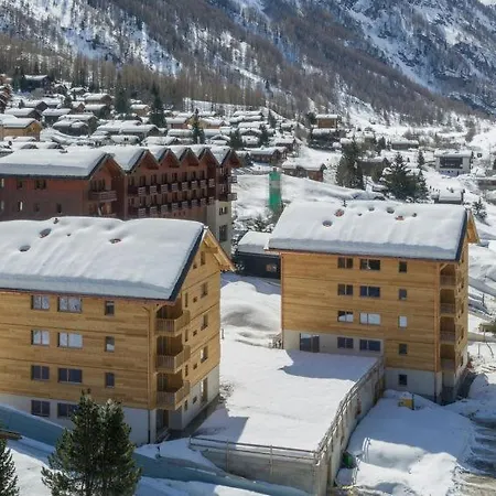 Sleeps 8 Wifi Apartment Zinal